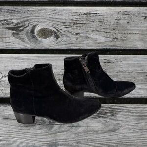 Joie Fenella Black Ankle Booties Sleek‎ Design with Side Zipper 38